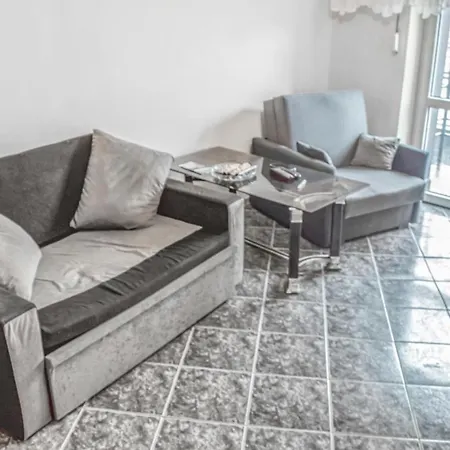 2 Bedroom Beautiful In Апартаменти Колобжег