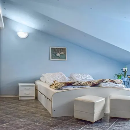 2 Bedroom Beautiful In Apartament